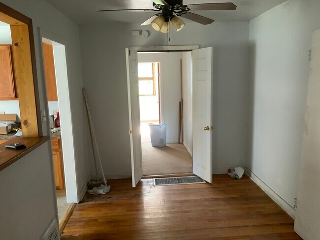Building Photo - 2537 E 97th Pl