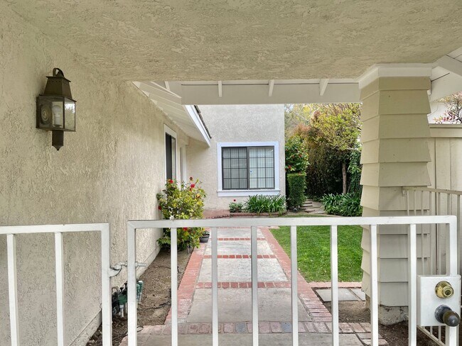 Foto del edificio - Beautiful 2 story 3 bedroom 3 bathroom hom...