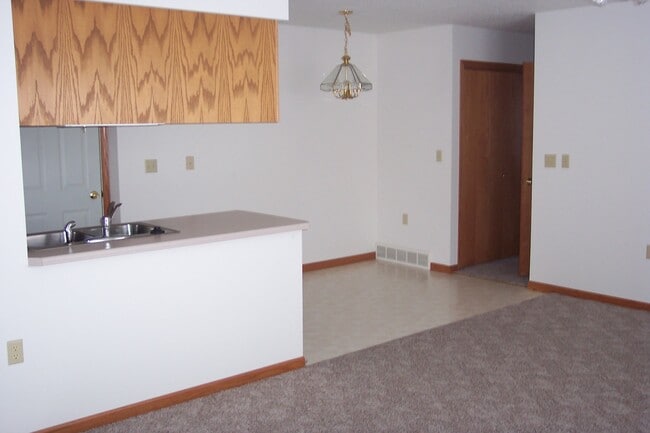 Building Photo - Tomah Property Management South