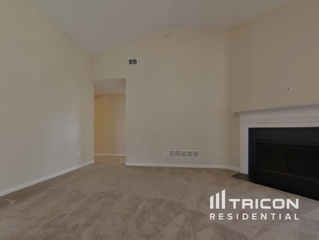 Building Photo - 20 Mattie Ln
