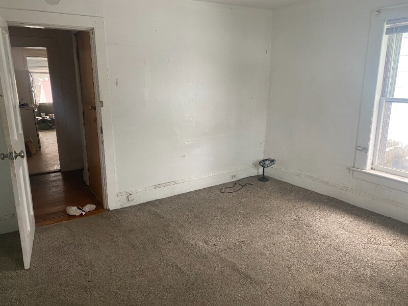 Building Photo - 502 Main St