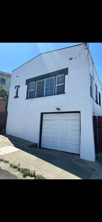 Primary Photo - 1409 E 24th St
