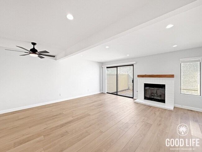 Foto del edificio - Stunning 2B/2.5BA Condo in Carlsbad For Lease!