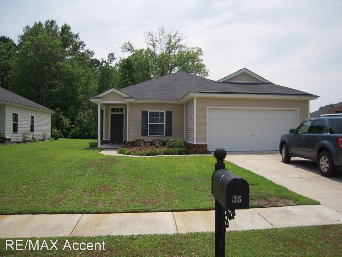 Foto principal - 3 br, 2 bath House - 35 Ross Way