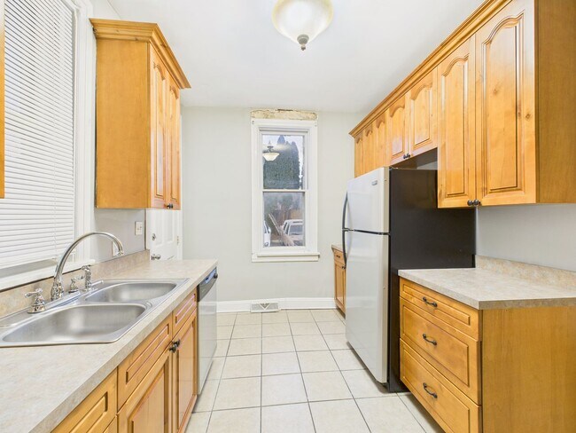 Foto del edificio - 3 Bedroom Single Family Home on Delaware St.