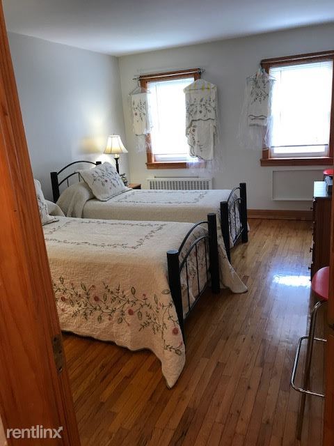 Foto del edificio - 672 E 80th St