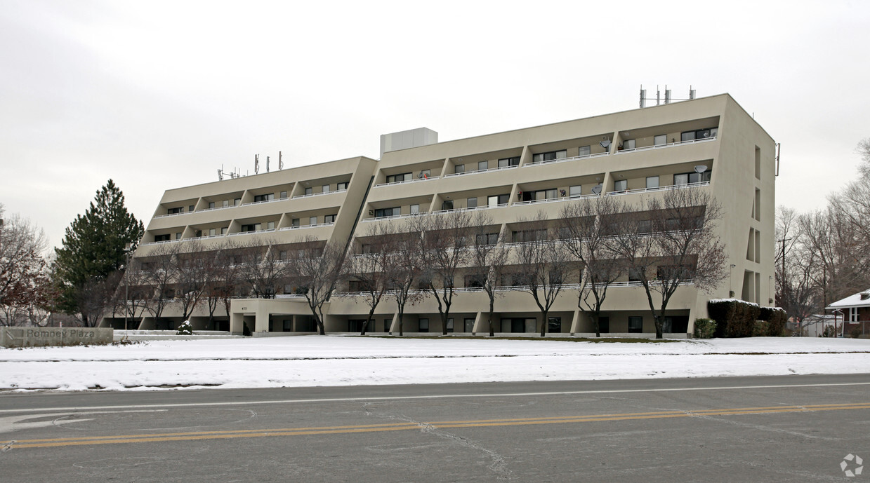 Primary Photo - Romney Plaza