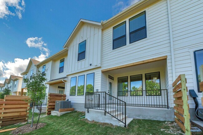 Foto del edificio - FOUR WEEKS FREE!!!  Brand New!!! Modern To...