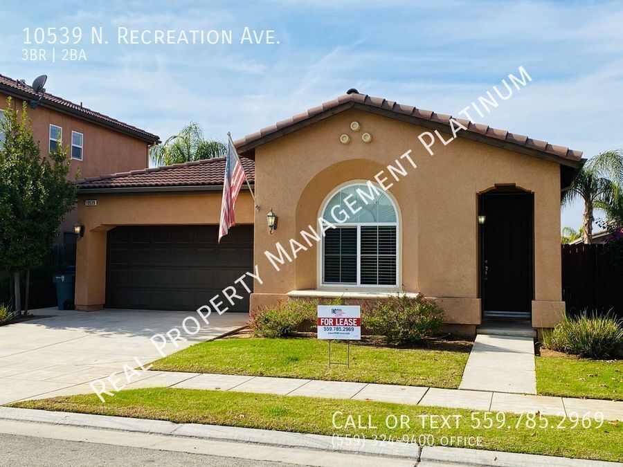 Foto principal - $2,350 International & Chestnut 3 Bed - N....