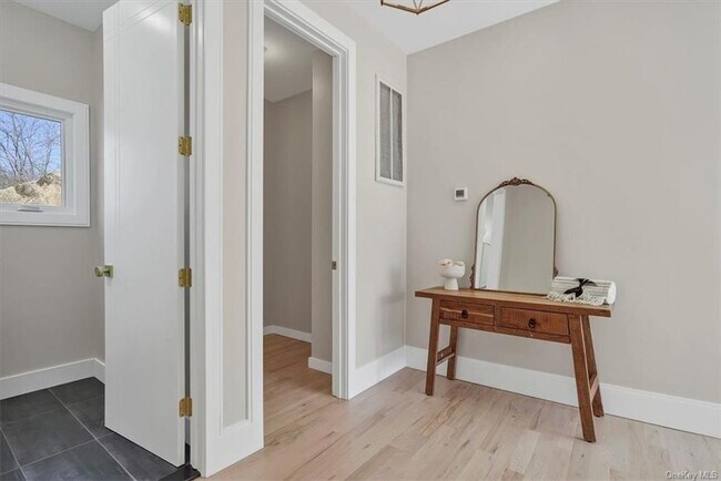 Building Photo - 14 Cullen Ave