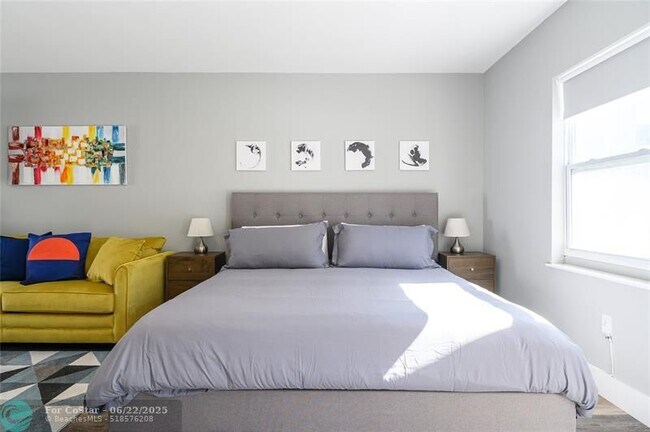 Foto del edificio - 1020 N Victoria Park Rd