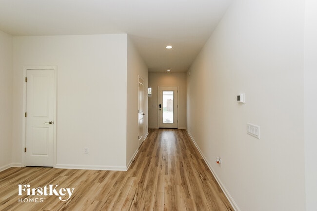 Foto del edificio - 456 Monet Ave