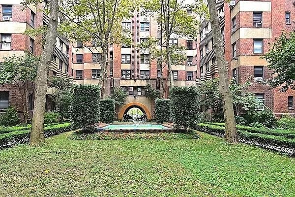 Foto del edificio - 504 Grand St