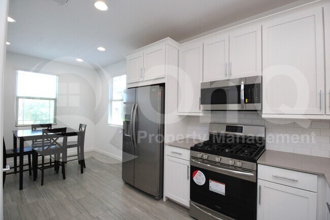 Foto del edificio - 8908 W Bethany Heights Dr