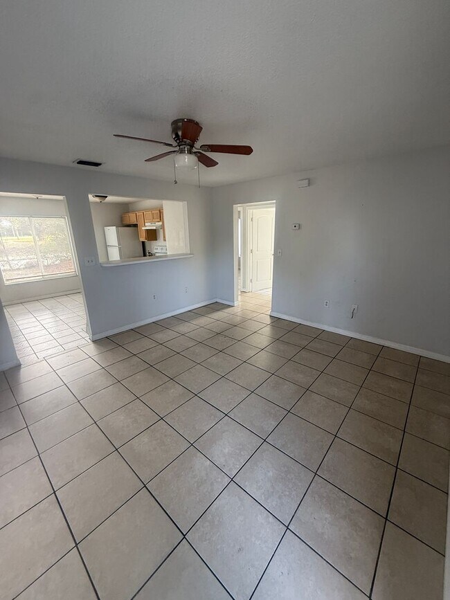 Foto del edificio - 1527 Schoolhouse St