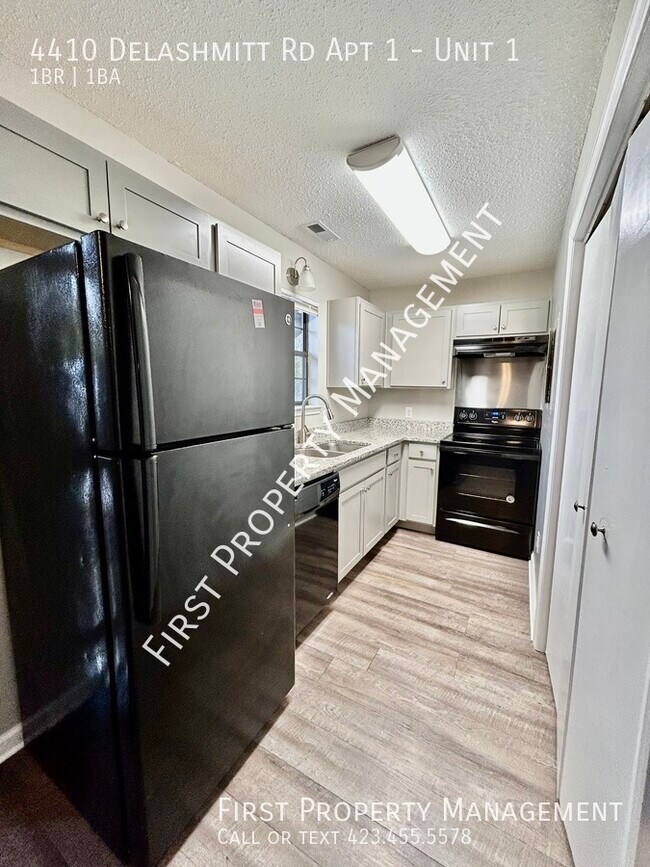 Foto del edificio - Hixson 1Bed/1Bath Apartment: Laundry Hooku...