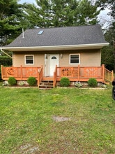 Building Photo - 1038 Wintergreen St