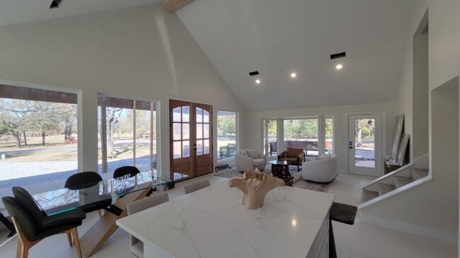 Building Photo - 317 Kowa