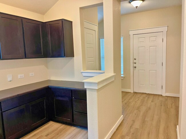 Foto del edificio - Modern 3 Bedroom Home with Office and Covered Patio in Marion