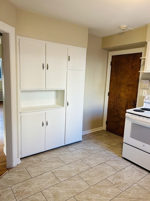 20 Ashland St Unit G, Worcester, MA 01609 Condo for Rent in Worcester