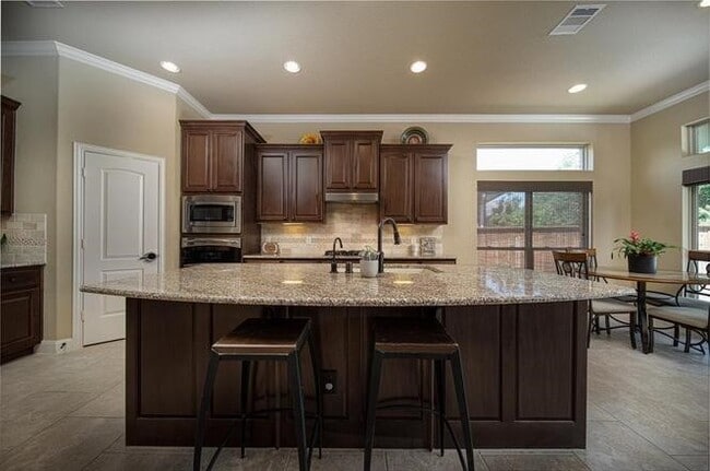 Building Photo - 138 S Vershire Cir