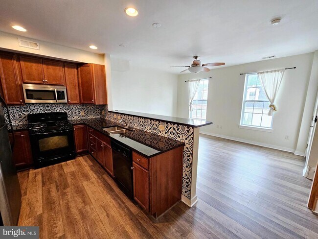 Building Photo - 4410 Driftwood Dr