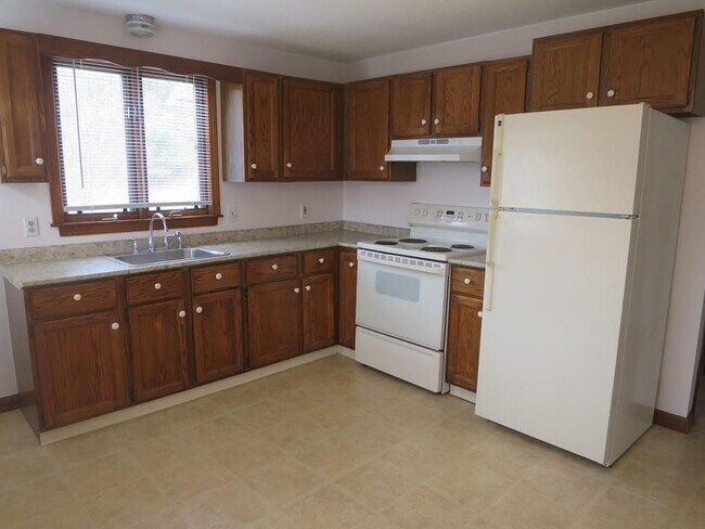 Foto del edificio - 16 Lynch Rd