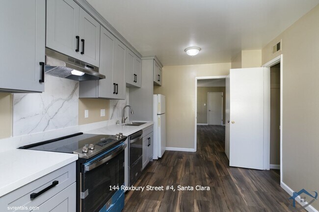 Foto del edificio - 144 Roxbury St