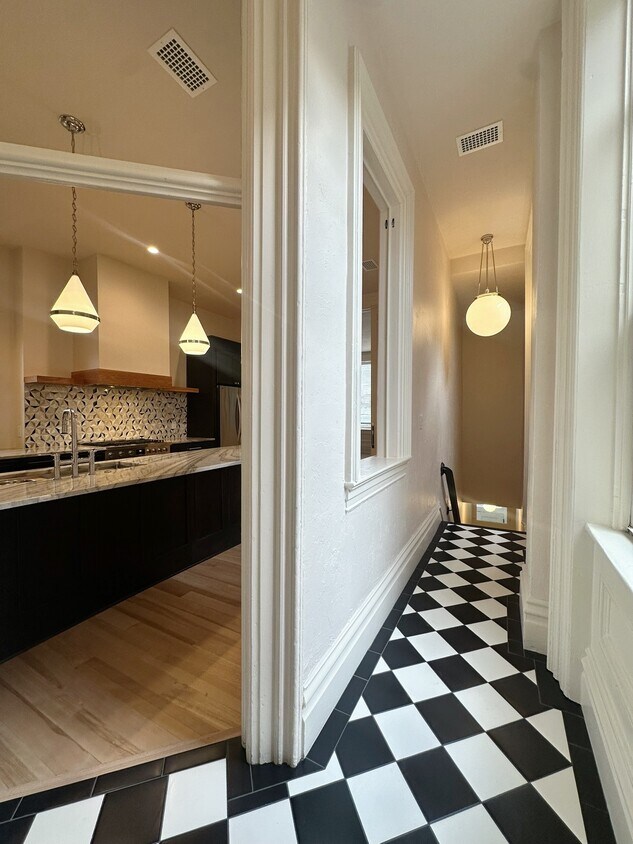 Foto principal - 1819 Sarah St
