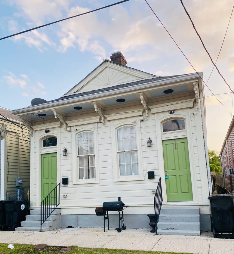 Foto principal - 2114 Josephine St