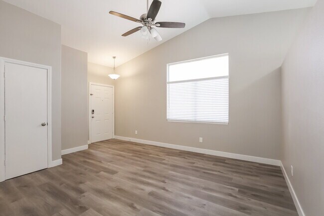 Foto del edificio - 4421 Ivory Jade Ave