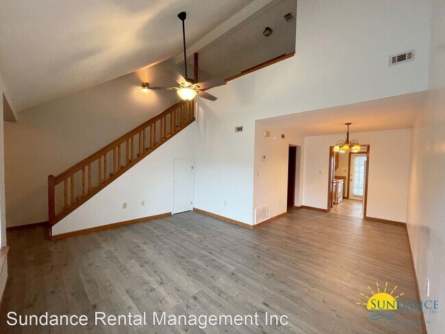 Building Photo - 2 br, 2 bath House - 1010-C Pineview Boule...