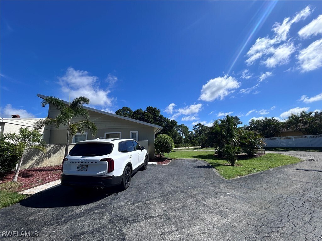 Foto del edificio - 730 111th Ave N