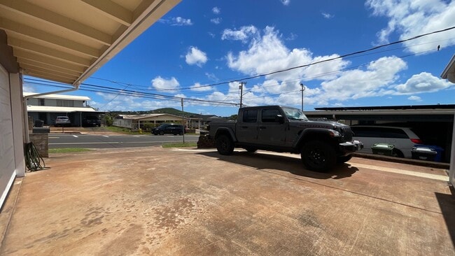 Building Photo - Single Family Home in Lower Halawa Hts.
