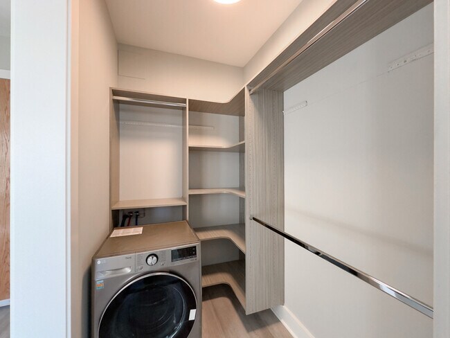 Foto del edificio - 378 Hazel Ave