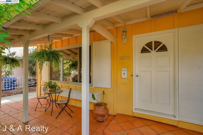 Building Photo - 4 br, 2 bath House - 36365 Sandalwood St