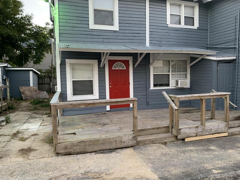 Primary Photo - 113 S Grove St