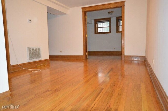 Foto del edificio - 3906 N Greenview Ave