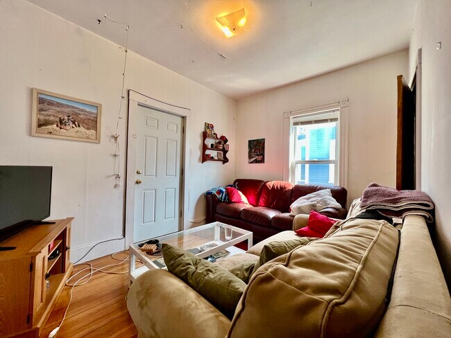 Foto del edificio - 75 Carolina Ave