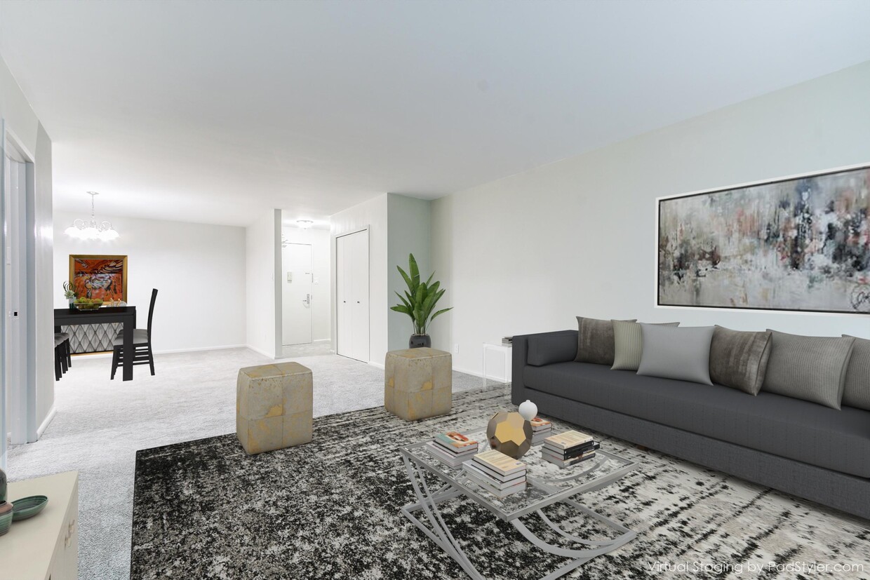 Living Room / Dining Room - 5101 River Rd