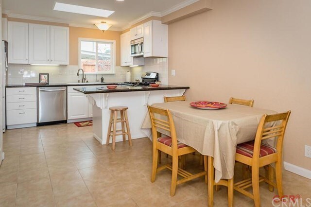 Foto del edificio - 5 Bedroom 2 Bath