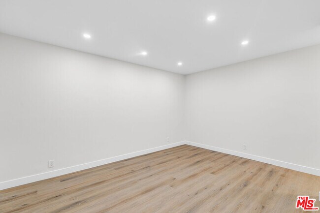 Foto del edificio - 1333 Barry Ave