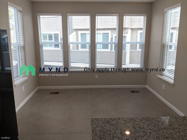 Building Photo - 3 br, 3 bath Townhome - 135 Mark Jeffrey Ln