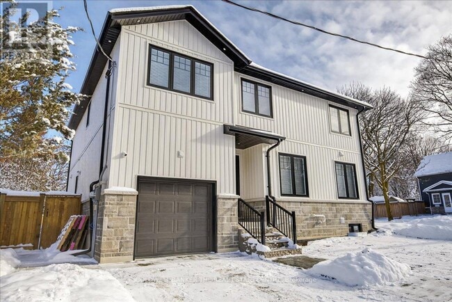 Building Photo - 361 Queen St