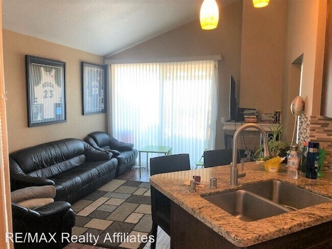 Building Photo - 3 br, 2 bath House - 2342 Silver Ridge Dr.