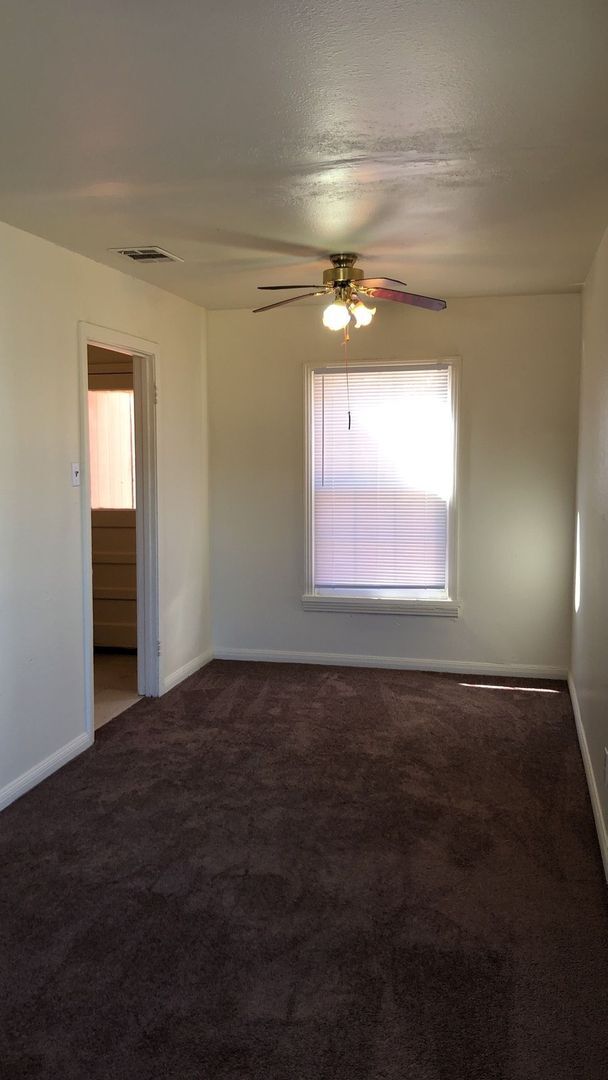 Building Photo - NEW CARPET & PAINT - AVAILABLE NOW!