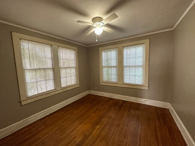 Foto del edificio - 306 N Meridian St