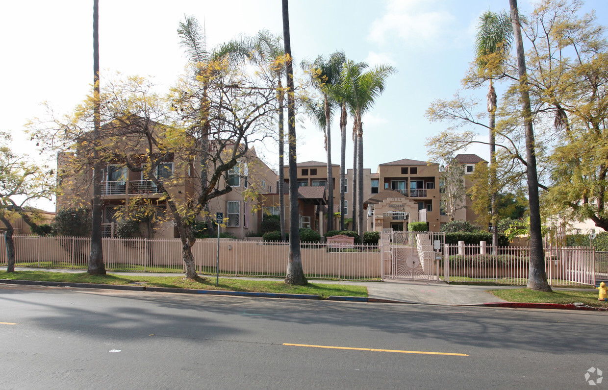 Primary Photo - Freeman Villa Apartments