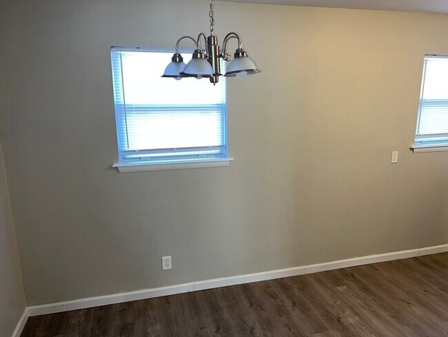 Building Photo - 205 South 189th East Ave Tulsa OK 74108