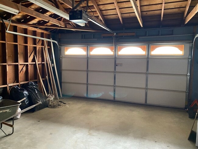 Building Photo - 3224 Villanova Ave